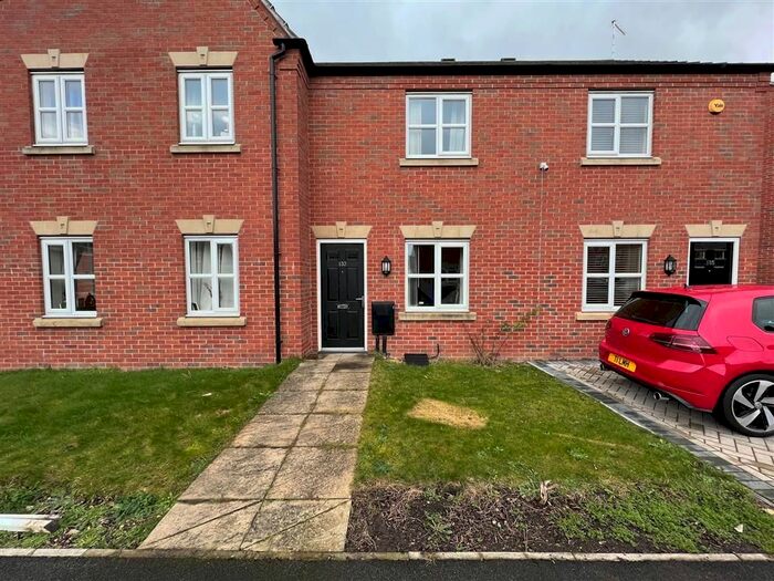 2 Bedroom Property To Rent In Blakeholme Court, Burton-On-Trent DE14