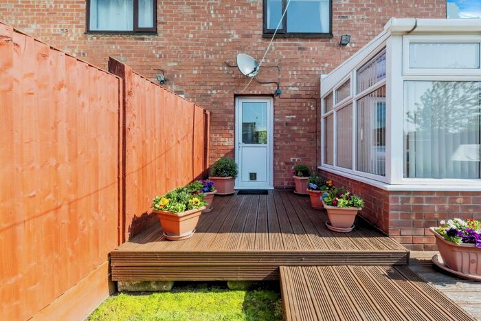 3 Bedroom Terraced House For Sale In Trenchard Close, Newton, Nottinghamshire, NG13