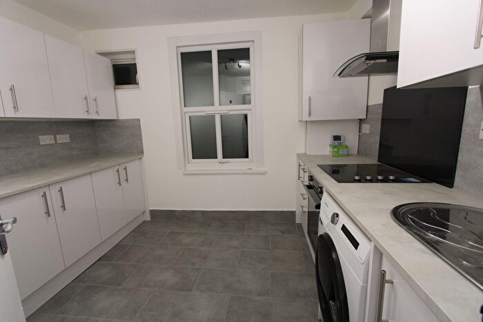 5 Bedroom Flat To Rent In Crouch Hill, London, N4