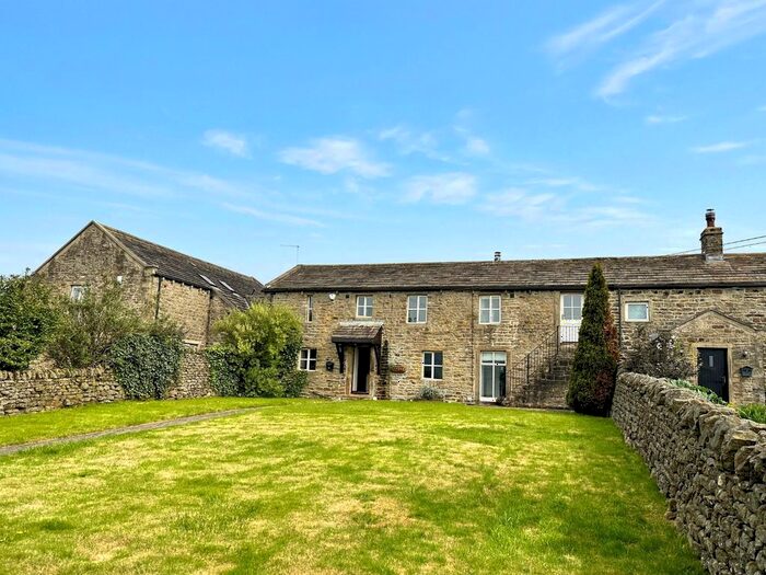 4 Bedroom Barn Conversion To Rent In Hardings Lane, Middleton, Ilkley, LS29