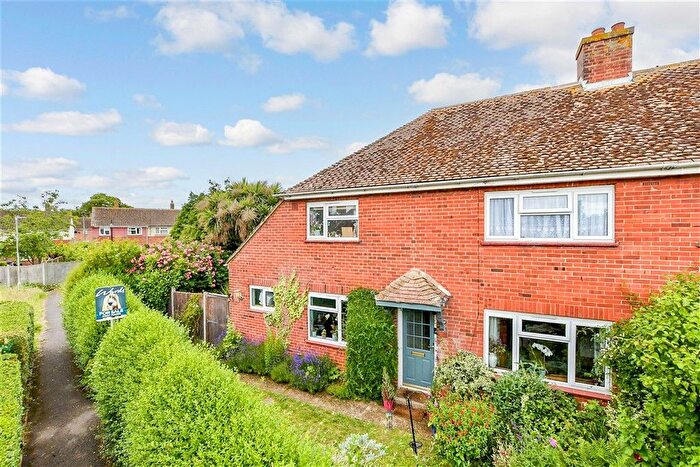 3 Bedroom Semi-Detached House For Sale In James Close, Ash, Kent, CT3