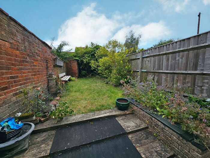2 Bedroom Cottage To Rent In Fieldgate Lane, Kenilworth, CV8