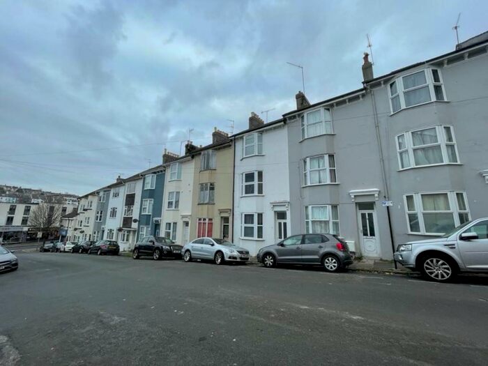 4 Bedroom House To Rent In St Martins Place, Brighton, East Sussex, BN2