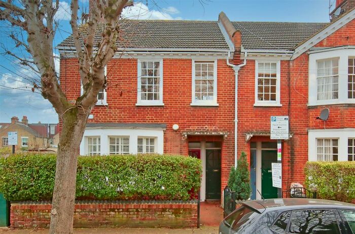 3 Bedroom Maisonette To Rent In Swaby Road, London SW18