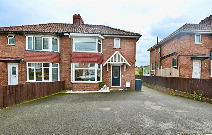 3 Bedroom Semi-Detached House For Sale In Sutton Avenue, Colbun, DL9