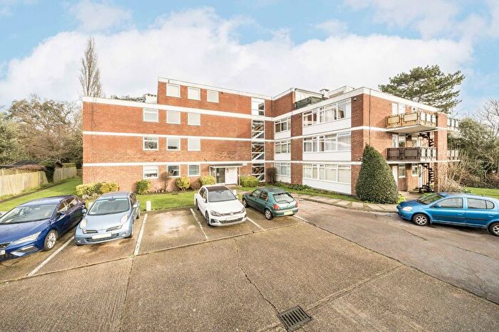 1 Bedroom Flat To Rent In Beaver Close, Hampton, TW12
