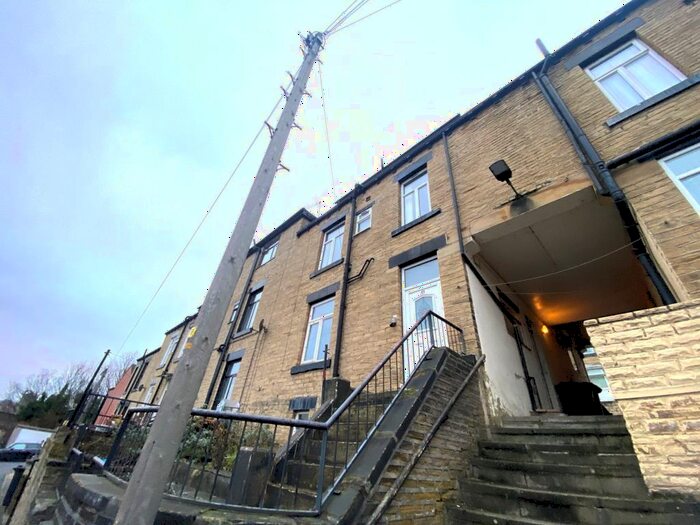 4 Bedroom Property To Rent In Beckett Street, Batley, WF17