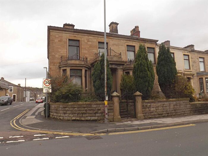 4 Bedroom End Of Terrace House For Sale In Burnley Road, Accrington, BB5