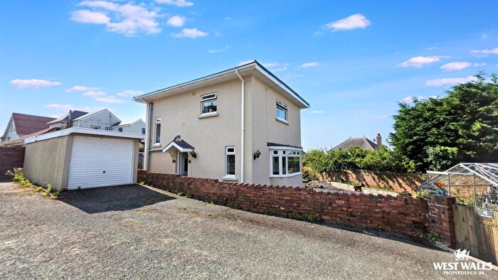 3 Bedroom Detached House For Sale In The Rath, Milford Haven, SA73