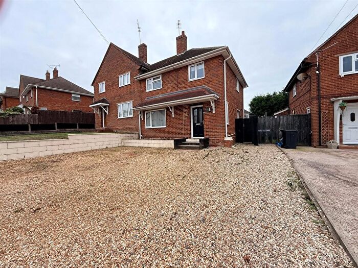 3 Bedroom Semi-Detached House For Sale In Norfolk Road, Stourbridge, DY8