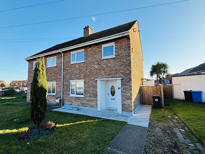 3 Bedroom Semi-Detached House To Rent In Beechwood Gardens, Lowestoft, NR33