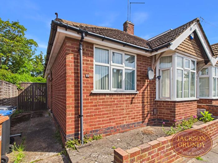 2 Bedroom Semi-Detached Bungalow For Sale In Yelvertoft Road, Kingsthorpe, NN2