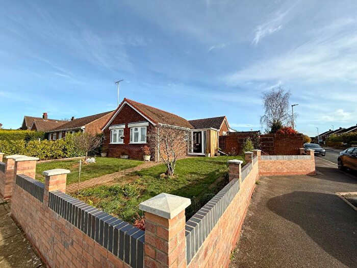 4 Bedroom Detached Bungalow For Sale In Ailsworth Road, Limbury Mead, Luton, Beds, LU3