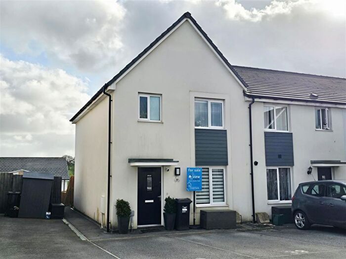 3 Bedroom End Of Terrace House For Sale In Long Field Road, Launceston, PL15