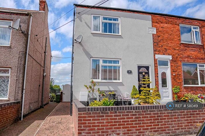 4 Bedroom Semi-Detached House To Rent In New Road, Chesterfield, S43