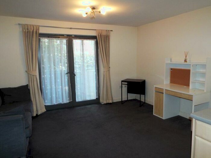 1 Bedroom Flat To Rent In Bournbrook Court, Bristol Road, Edgbaston, Birmingham, B5