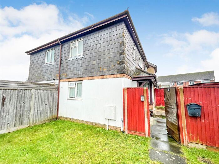 1 Bedroom End Terrace House For Sale In Pevensey Bay Road, Eastbourne, BN23