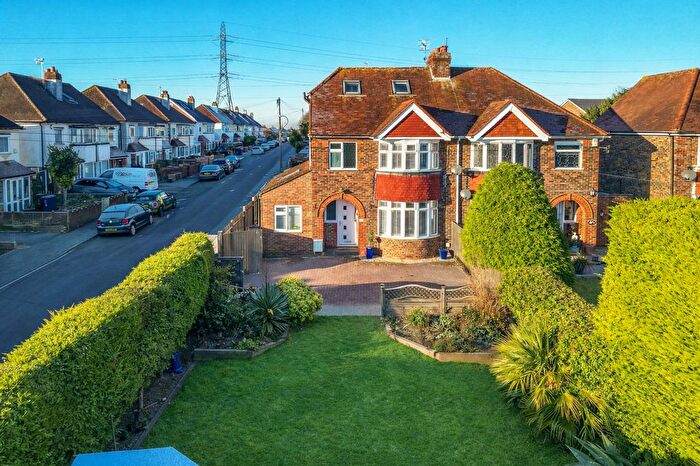 4 Bedroom Property For Sale In Mile Oak Road, Portslade, BN41