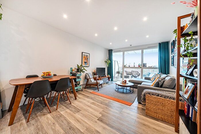 1 Bedroom Flat For Sale In Scena Way, London, SE5