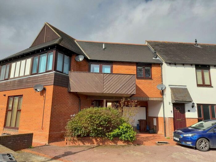 1 Bedroom Flat To Rent In Gandalfs Ride, South Woodham Ferrers, CM3