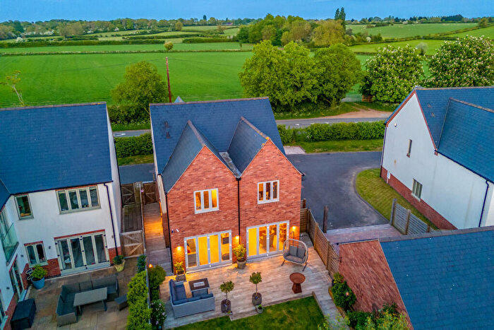 4 Bedroom Detached House For Sale In Bishops Acre, Lighthorne, Warwickshire, CV35