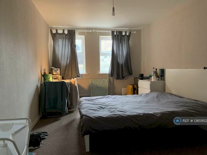 2 Bedroom Flat To Rent In Humber Road, Beeston, NG9