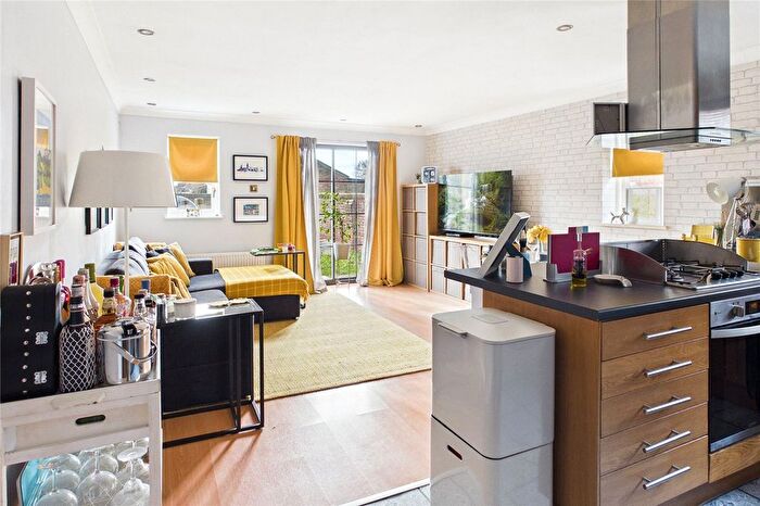 2 Bedroom Bungalow For Sale In Byron Close, London, SW16