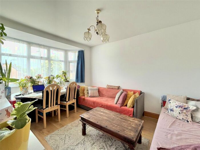 3 Bedroom Flat To Rent In Oldfield Lane North, Greenford, UB6