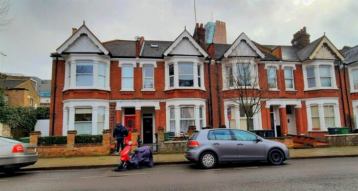 2 Bedroom Flat To Rent In Nascot Street, Shepherds Bush, London, W12