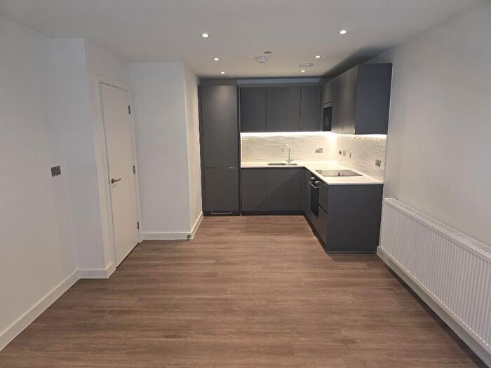 1 Bedroom Apartment To Rent In Weldale Street, Reading, Berkshire, RG1