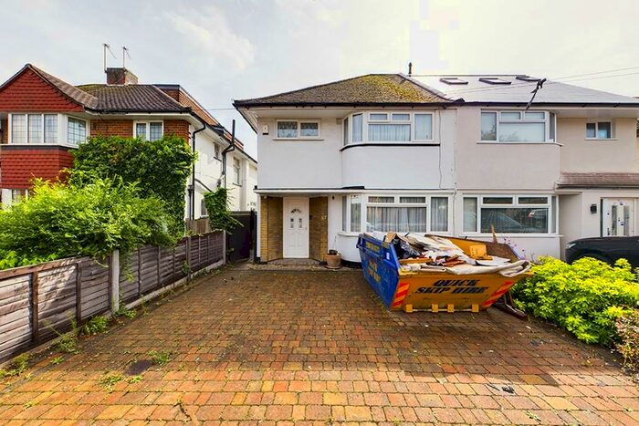3 Bedroom Semi-Detached House To Rent In Southbourne Gardens, Ruislip, HA4