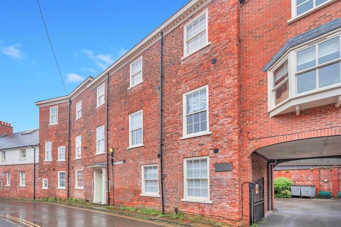 2 Bedroom Flat For Sale In Trinity Lane, Bishophill, YO1