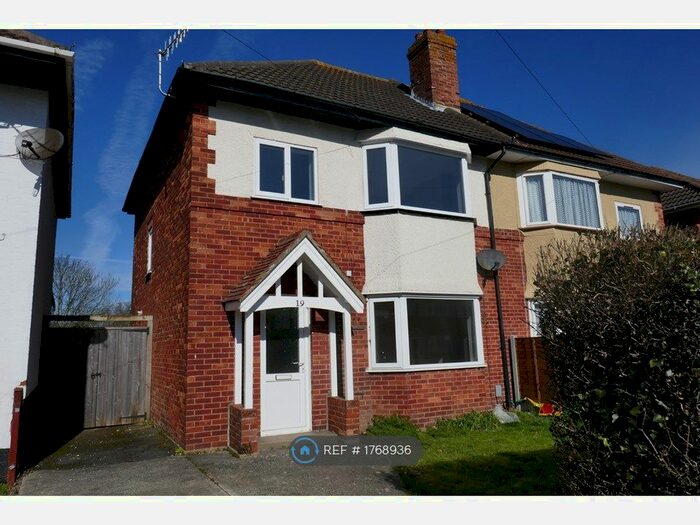 3 Bedroom Semi-Detached House To Rent In Horsham Avenue, Bournemouth, BH10