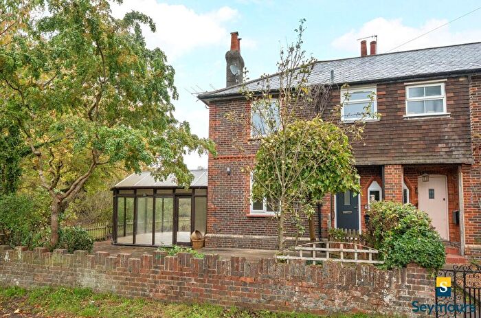 3 Bedroom End Of Terrace House For Sale In Juniper Terrace, The Common, Shalford, Guildford, GU4