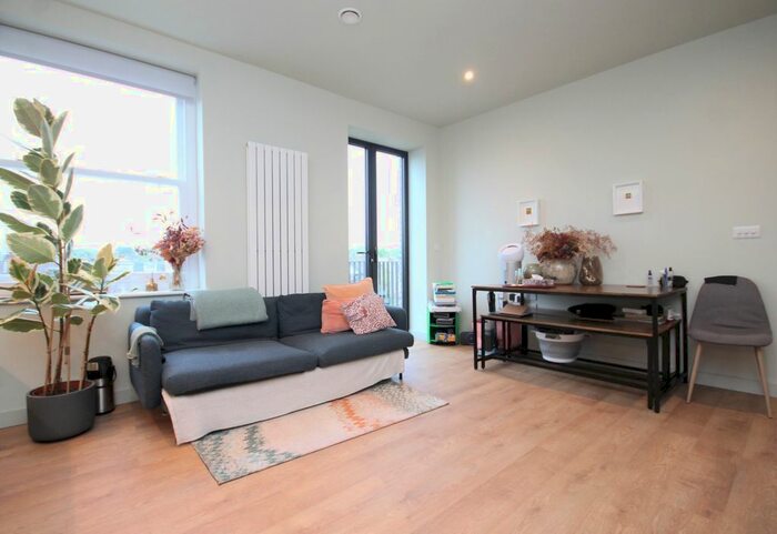 1 Bedroom Flat To Rent In Kynaston Avenue, Stoke Newington, N16