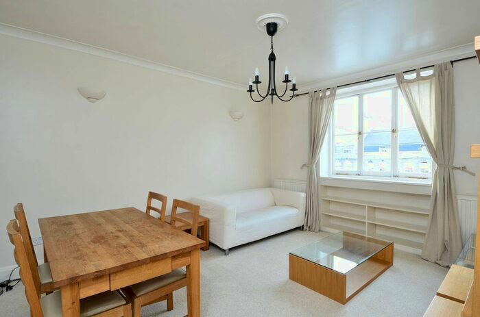 2 Bedroom Flat To Rent In Queensberry Place, South Kensington, London, SW7