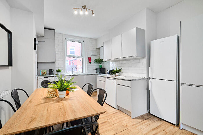 6 Bedroom End Of Terrace House To Rent In Mayville Place, Leeds, West Yorkshire, LS6