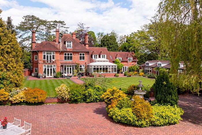 8 Bedroom Detached House For Sale In Earlswood Road, Dorridge, B93