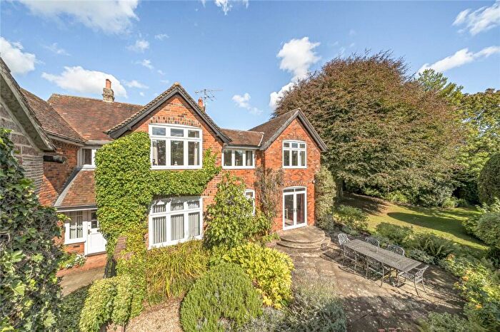 5 Bedroom Detached House For Sale In Leaze Road, Marlborough, Wiltshire, SN8