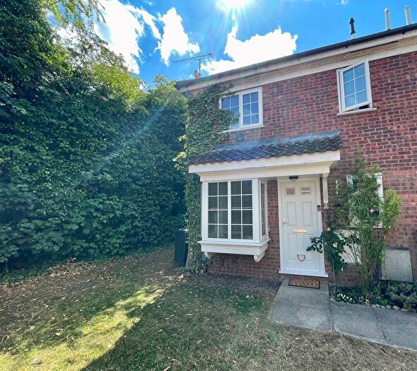 1 Bedroom End Terrace House For Sale In Milverton Green, Luton, LU3