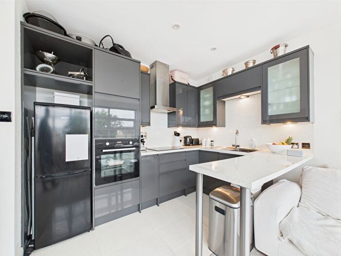 2 Bedroom Flat To Rent In Harbour Way, Shoreham-By-Sea, BN43