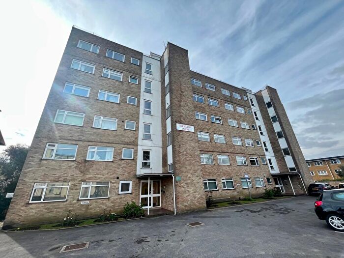 2 Bedroom Apartment To Rent In Boscombe Spa Road, Bournemouth, BH5