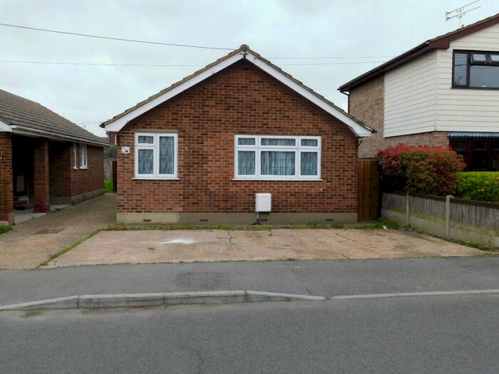 3 Bedroom Detached Bungalow To Rent In Lottem Road, Canvey Island, Essex, SS8