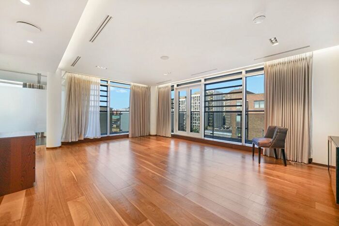 4 Bedroom Flat To Rent In Park Road, Marylebone, NW8