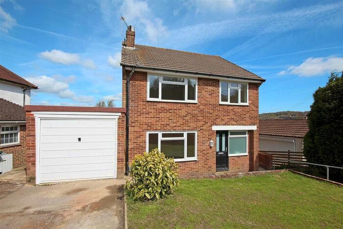 3 Bedroom Detached House To Rent In Carden Hill, Brighton, BN1