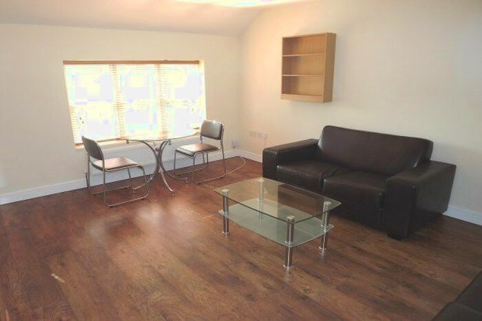 1 Bedroom Flat To Rent In - Whippendell Road, Watford, WD18