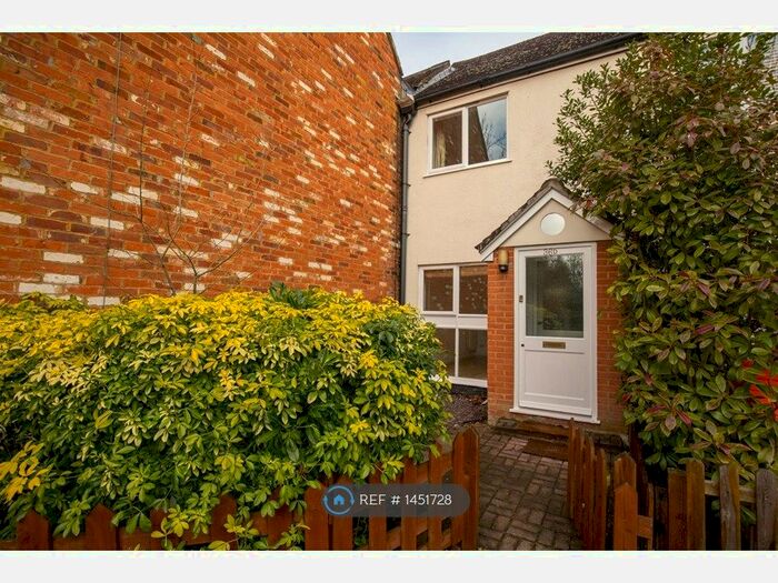 2 Bedroom Terraced House To Rent In London Road, Bagshot, GU19