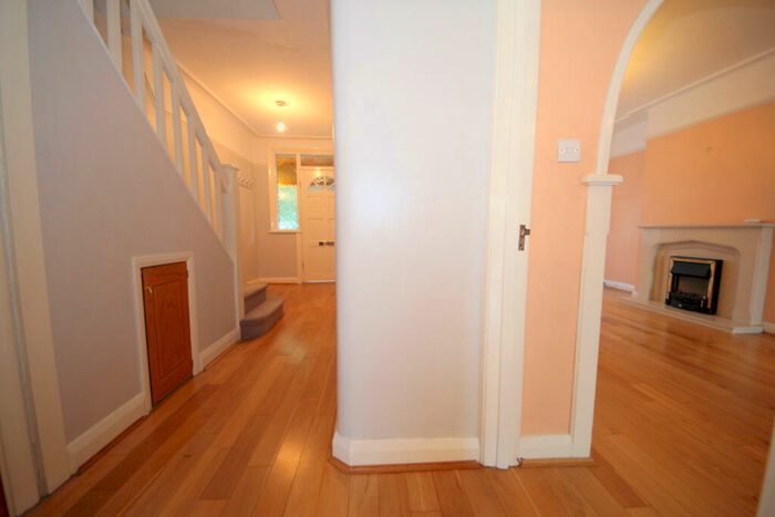 6 Bedroom Semi-Detached House To Rent In Queen Elizabeth's Drive, Southgate, N14