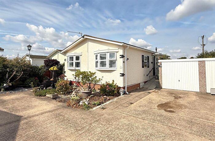 2 Bedroom Park Home For Sale In Allington Gardens, Allington, NG32