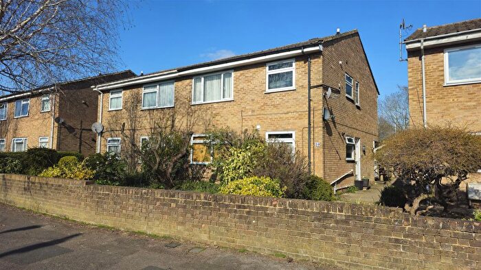 2 Bedroom Maisonette For Sale In Grosvenor Avenue, Hayes, UB4